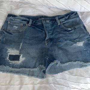 Super cute Maurice’s denim shorts